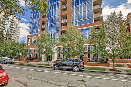 817 15 Ave SW #2500 Calgary, AB T2R 0H8