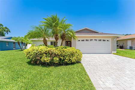 2226 Banyan Dr Clearwater, FL 33763