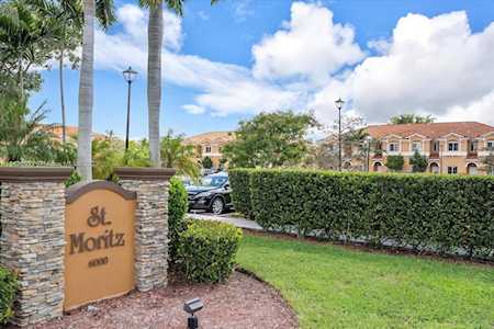 5904 Woodlands Blvd Tamarac, FL 33319