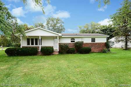6009 E Hill Rd Grand Blanc Twp, MI 48439