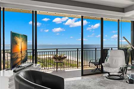 7600 Bayshore Dr #1101 Treasure Island, FL 33706