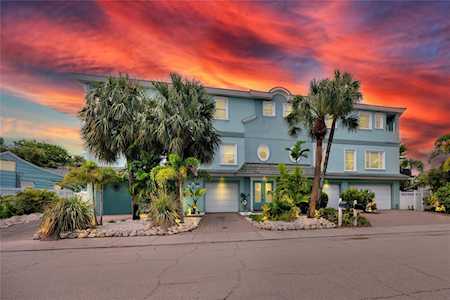 8408 Bayshore Dr #4 Treasure Island, FL 33706