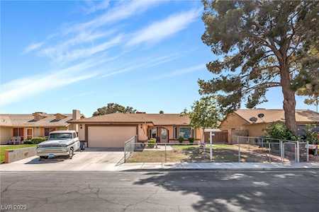 5833 Morro Bay Ave Las Vegas, NV 89108