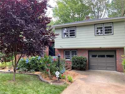 3837 Thalia Dr Virginia Beach, VA 23452