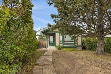 48 Cedardale Crescent SW Calgary, AB T2W 3Z5