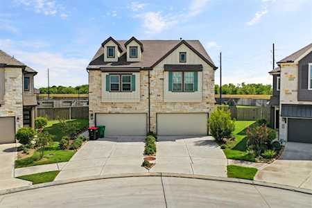 8700 Laurel Crest Dr Missouri City, TX 77459