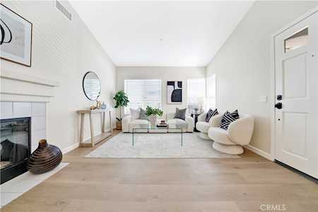 125 California Ct Mission Viejo, CA 92692