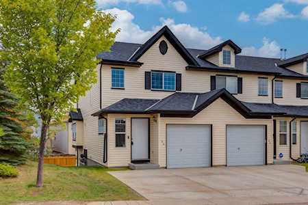 70 Covemeadow Manor NE Calgary, AB T3K 6G5