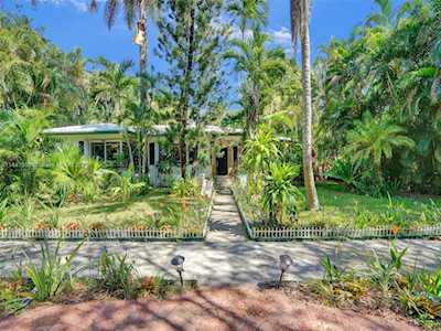 149 NE 104th St Miami Shores, FL 33138