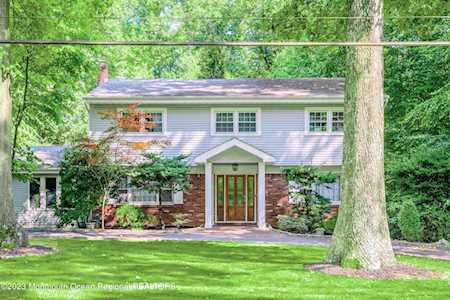 14 Overlook Dr Holmdel, NJ 07733