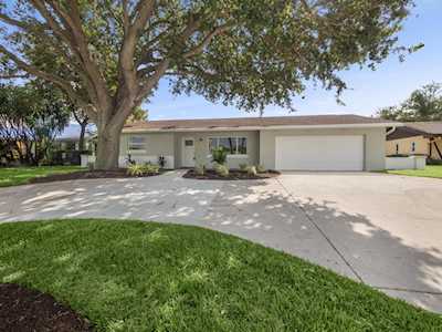 10146 Dogwood Avenue Palm Beach Gardens, FL 33410