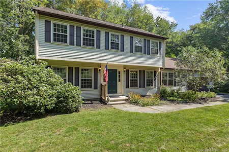 5 Fox Chase Ln Old Lyme, CT 06371