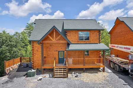 1802 Stone Wood Way Pigeon Forge, TN 37862