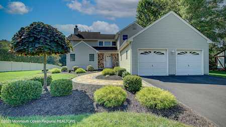 34 Windfall Ln Marlboro, NJ 07746