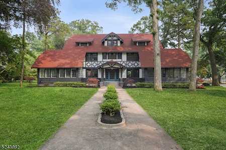 302 Grove Rd South Orange Village Twp., NJ 07079