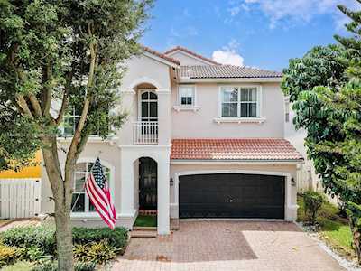 3726 SW 50th St Fort Lauderdale, FL 33312