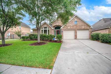 2807 Waterfall Cove Ct League City, TX 77573