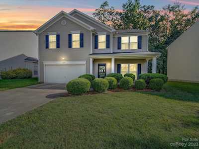 2306 Equestrian Dr Matthews, NC 28105