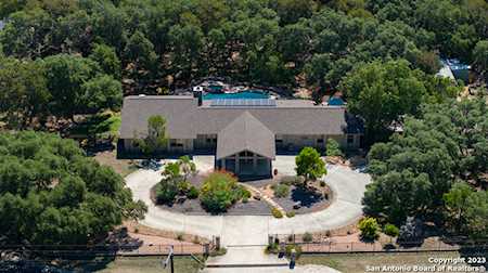 10762 Parrigin Rd Helotes, TX 78023