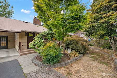 16229 14th Ave NE Shoreline, WA 98155