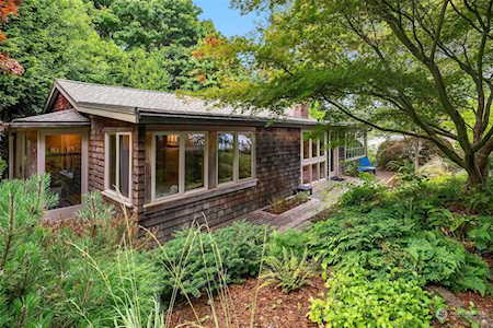 8430 SW Quartermaster Dr Vashon, WA 98070