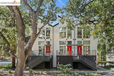 4 Iron Horse Ln Walnut Creek, CA 94597