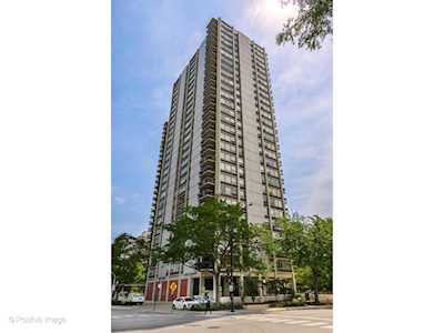 1360 N Sandburg Terrace #2909 Chicago, IL 60610