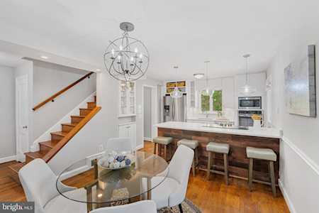 2406 S Arlington Ridge Rd Arlington, VA 22202