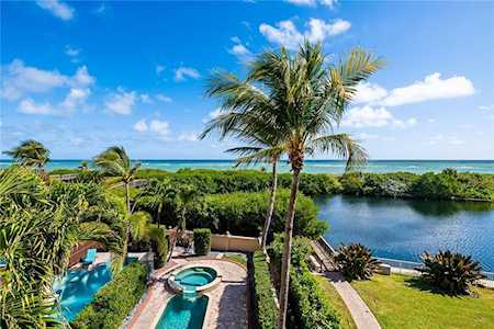 1768 Bay Dr Pompano Beach, FL 33062