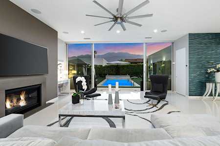 695 Cache Ln Palm Springs, CA 92262