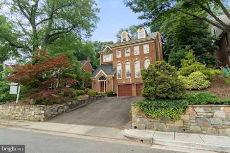 207 W Glendale Ave Alexandria, VA 22301