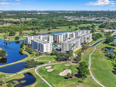 1200 Country Club Dr #3501 Largo, FL 33771