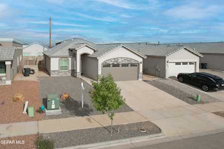 1076 Stoke St Horizon City, TX 79928