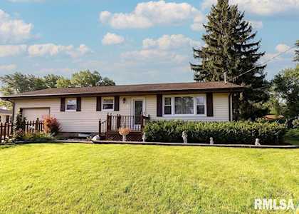 116 N Behrens Ave Washington, IL 61571