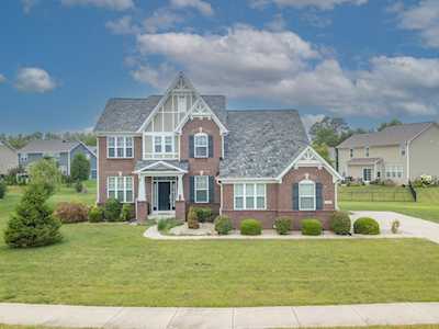 1243 Colinbrook Circle Greenwood, IN 46143