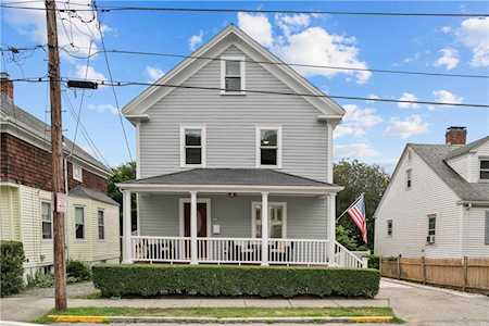 68 Roseneath Ave Newport, RI 02840