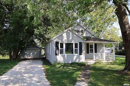 220 S Spring St Metamora, IL 61548