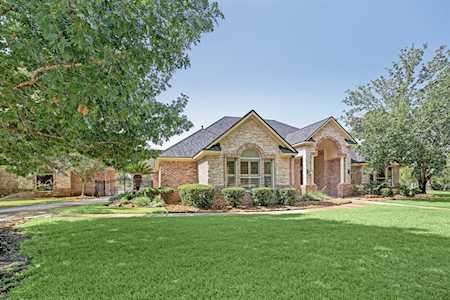 15 Oak Crest Circle Magnolia, TX 77354