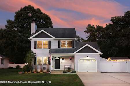 325 Dorsey Ln Bayville, NJ 08721