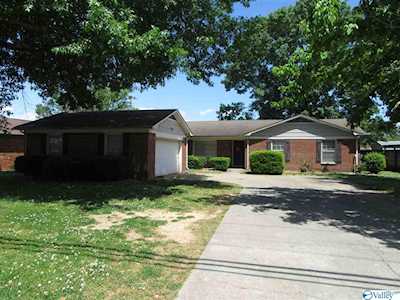 2704 SW SW Mctavish Avenue Decatur, AL 35603