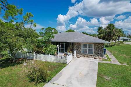 207 Pine Glen Ct Englewood, FL 34223