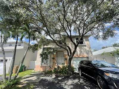 4415 SW 72nd Ter Davie, FL 33314