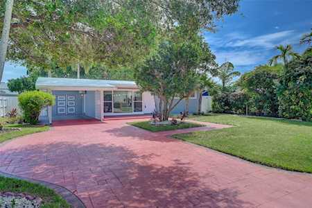 2448 Andros Ln Fort Lauderdale, FL 33312