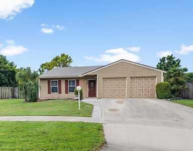 5190 W Canal Circle Lake Worth, FL 33467