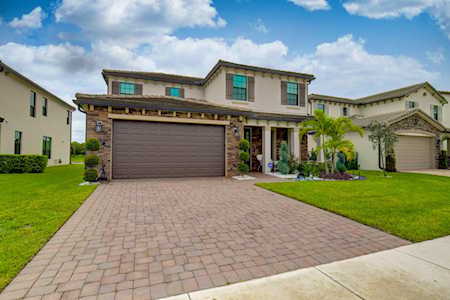 8747 Grand Prix Lane Boynton Beach, FL 33472