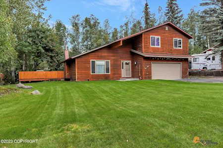 17523 Kahiltna Dr Eagle River, AK 99577