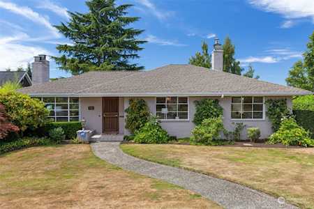 5711 61st Ave NE Seattle, WA 98105