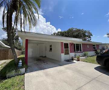 1069 2nd St SW Largo, FL 33770