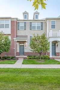 28082 Hewes Ln Novi, MI 48377