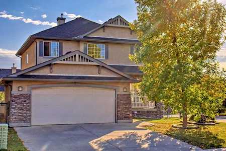 163 Discovery Ridge Way SW Calgary, AB T3H 5G3